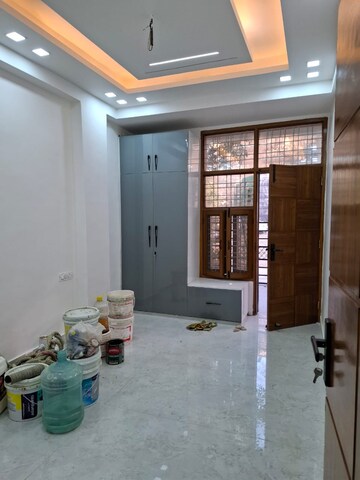 Room in 3 BHK Builder Floor at Shakti Khand 2 – for Sale