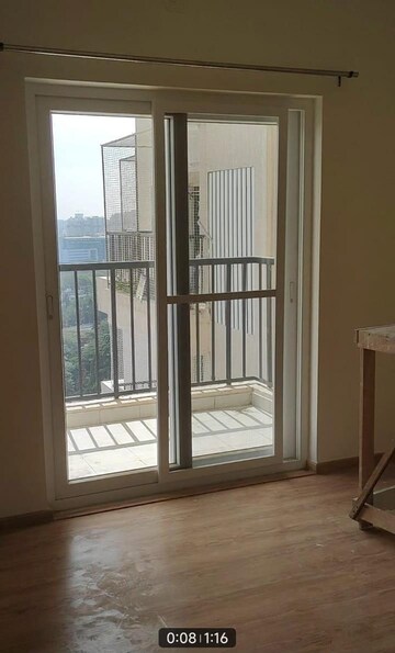 Room in 2.5 BHK Apartment at Kolte Patil iTowers Exente, Electronic City Phase I – for Rent