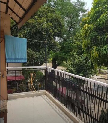 Balcony in 3 BHK Builder Floor at Sector 41 – for Rent