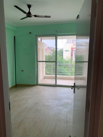 Room in 2.5 BHK Builder Floor at Orchid Island, Sector 51 – for Sale