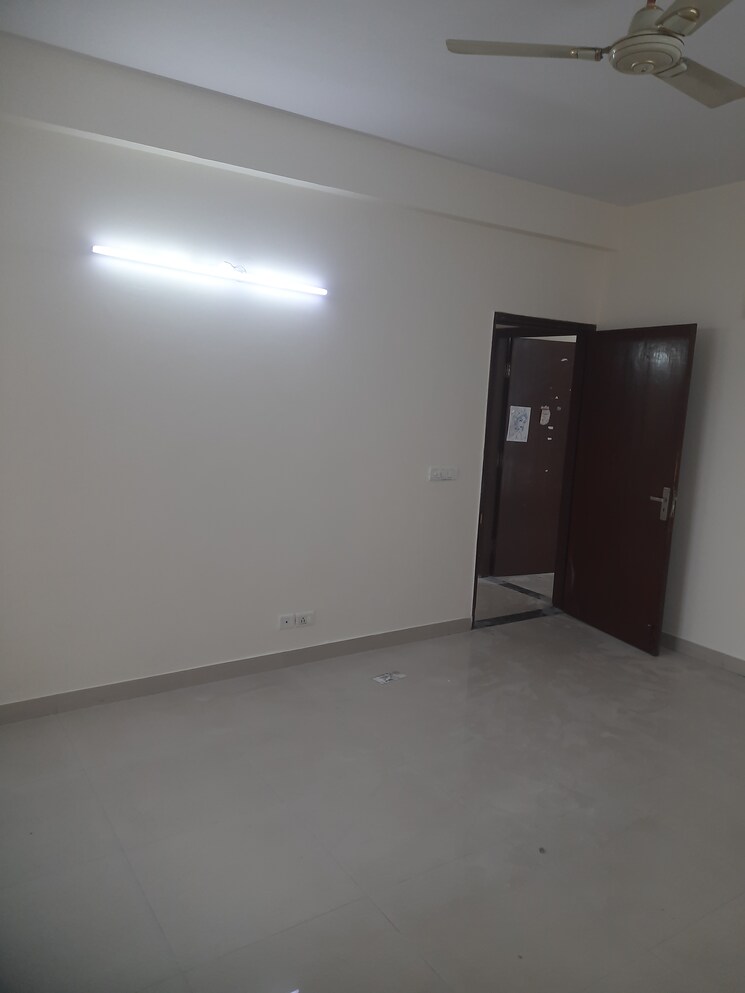 undefined, omaxe-grand 3 Bedroom 1600 Sq.Ft. Apartment In Sector 93b Noida 8111973