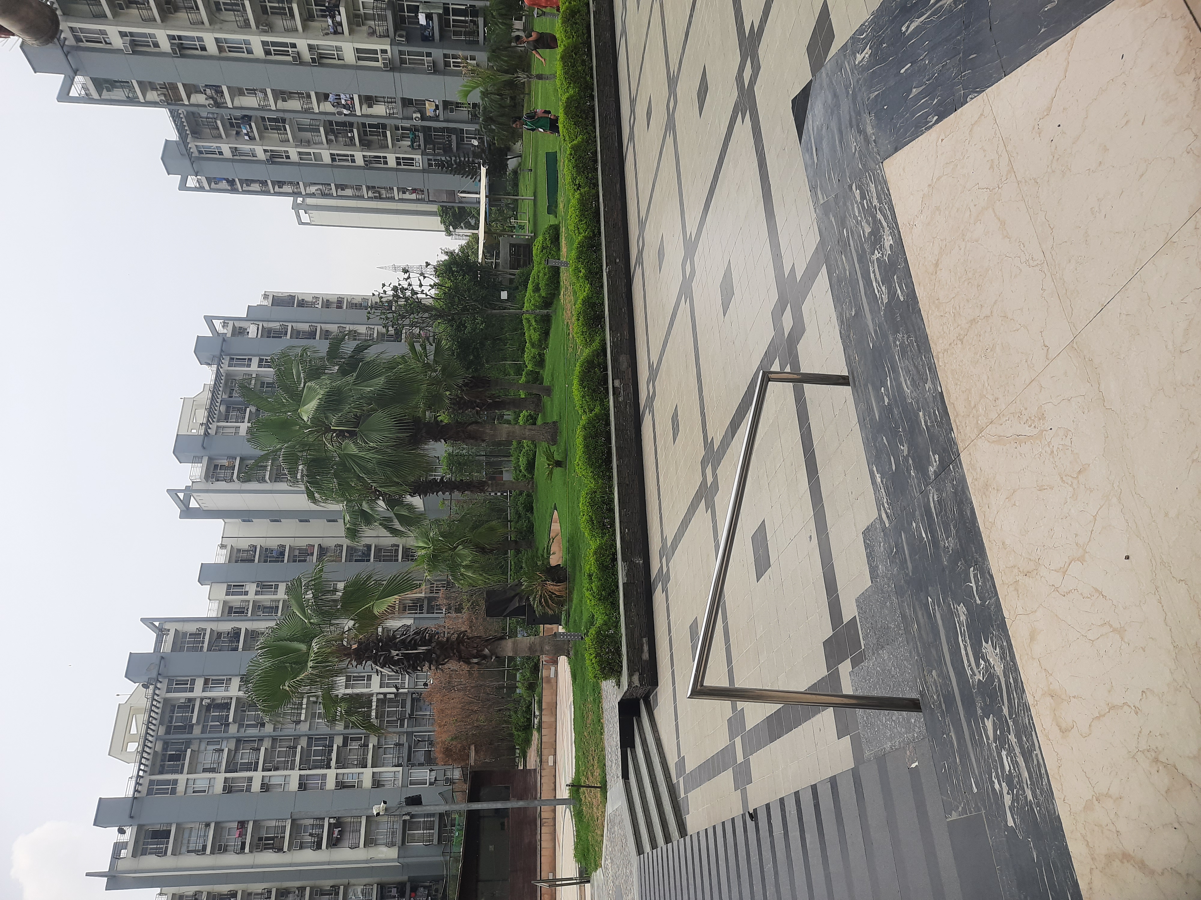 3.5 BHK + Servant Room Apartment For Sale in Omaxe Grand