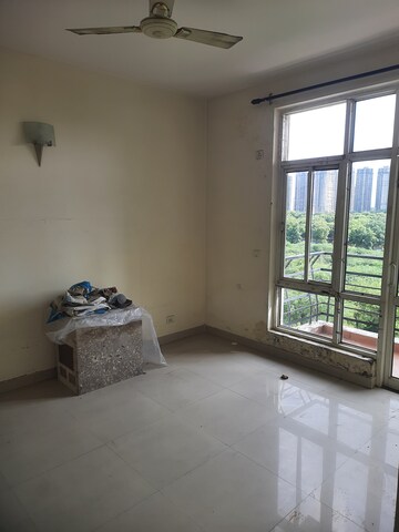 Parking in 3.5 BHK Apartment at Omaxe Grand, Sector 93b – for Sale