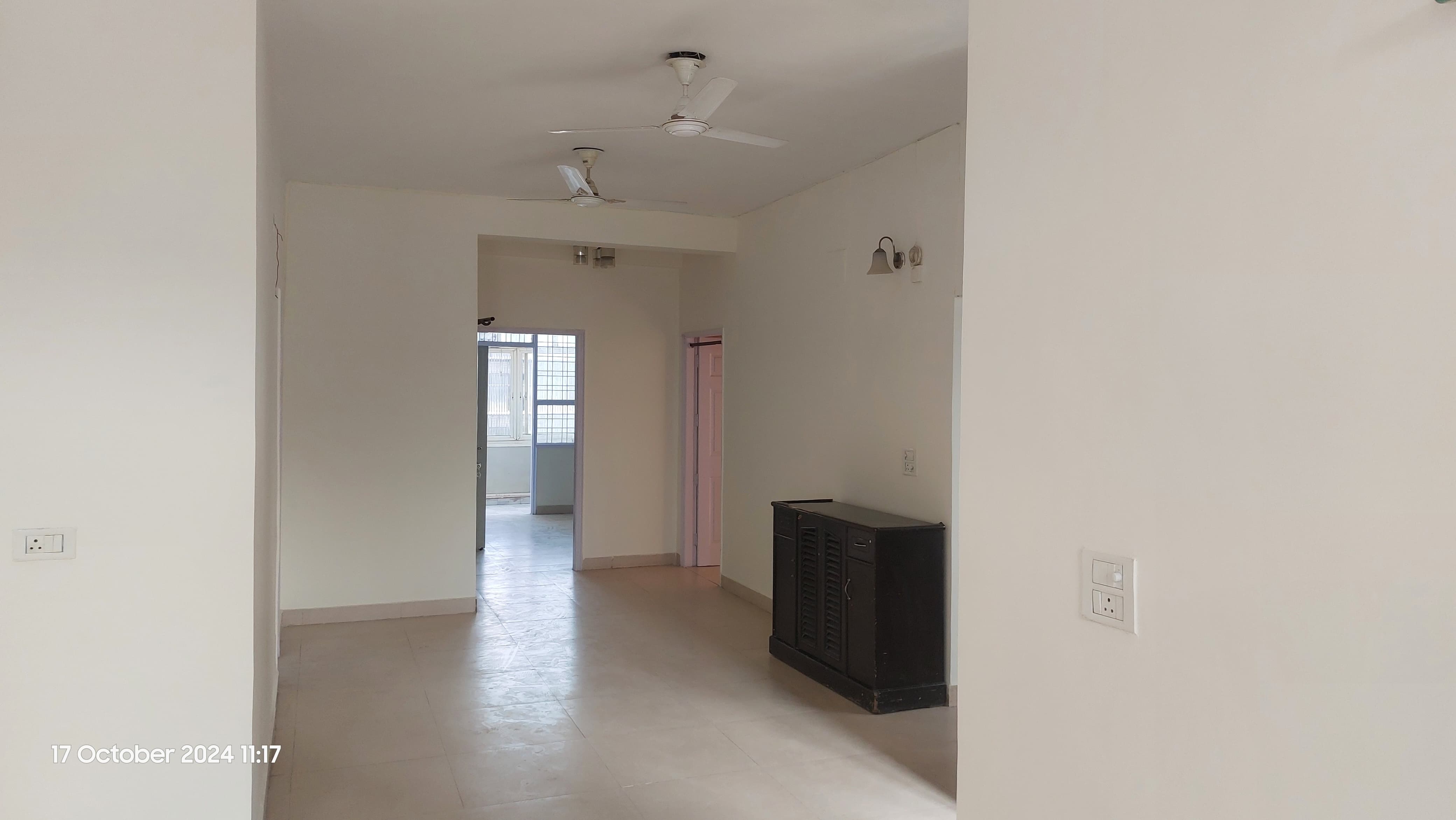 3.5 BHK + Extra Room Builder Floor For Sale in Orchid Island