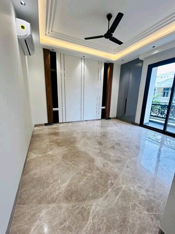 Room in 3 BHK Builder Floor at Saket – for Sale