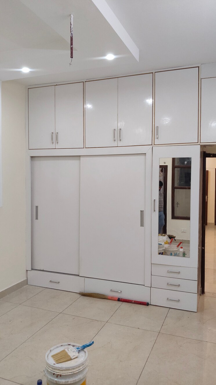 Room, peer mucchalla 3 Bedroom 150 Sq.Yd. Apartment In Peer Mucchalla Zirakpur 8112020