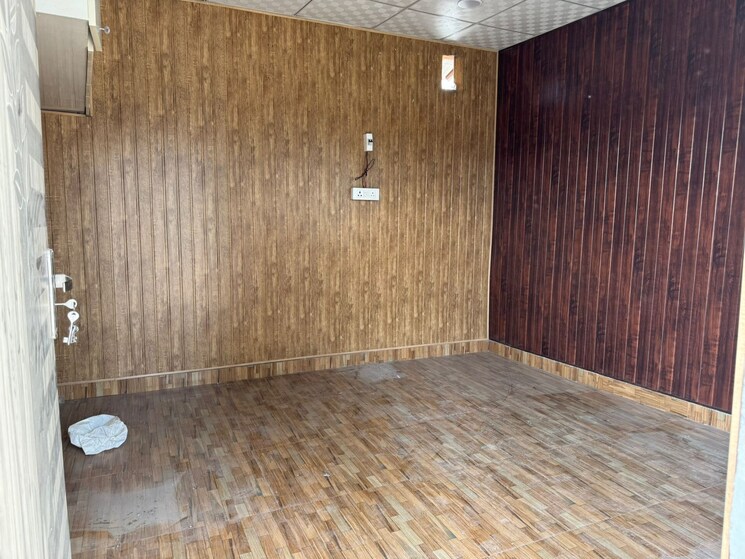 Bathroom, dlf-trinity-towers 4 Bedroom 2399 Sq.Ft. Apartment In Dlf Phase V Gurgaon 8112031