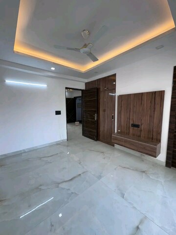 Room in 3 BHK Builder Floor at Saket – for Sale