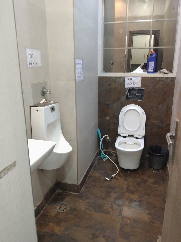 Floor Plan, netaji subhash place Commercial Office Space 997 Sq.Ft. In Netaji Subhash Place Delhi 8112095