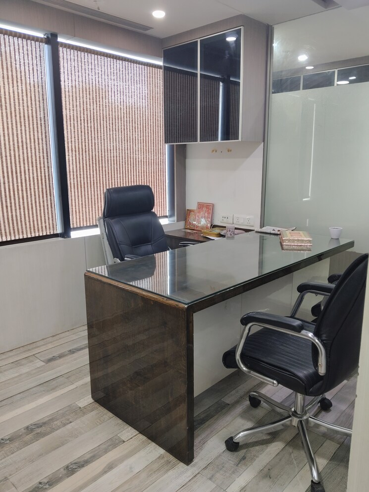 Team Area, netaji subhash place Commercial Office Space 997 Sq.Ft. In Netaji Subhash Place Delhi 8112095