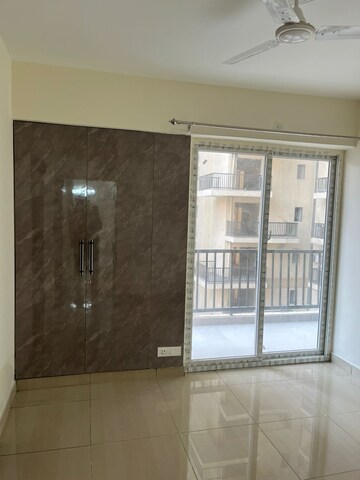Room in 3 BHK Apartment at Mahagun Mywoods II, Sector 16c Greater Noida – for Rent