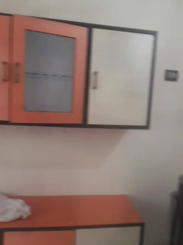 Room in 1 BHK Apartment at Pioneer CHS, Vile Parle East – for Rent