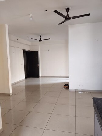 3 BHK Apartment For Rent in Landcraft Golflink Villas Pandav Nagar Ghaziabad  8112111