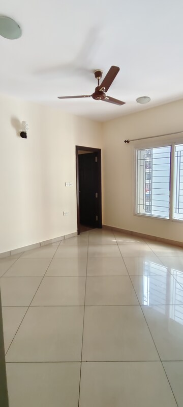 Room in 3 BHK Apartment at Sobha Chrysanthemum, Thanisandra – for Rent