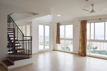 Room in 3 BHK Apartment at Bhartiya Nikoo Homes Phase 2, Thanisandra Main Road – for Rent