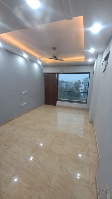 Room in 3 BHK Builder Floor at Sector 57 – for Rent
