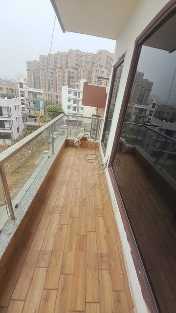 Balcony in 3 BHK Builder Floor at Sector 57 – for Rent