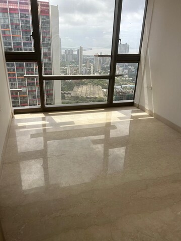 Room in 3 BHK Apartment at Lodha Marquise, Worli – for Sale