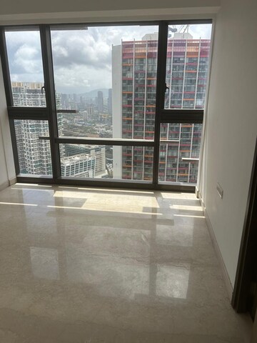 Room in 3 BHK Apartment at Lodha Marquise, Worli – for Sale