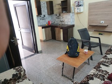 Master Bedroom in 2 BHK Builder Floor at Sector 57 – for Rent
