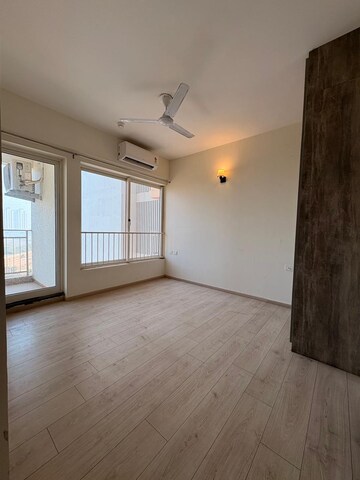 Room in 2 BHK Apartment at Shapoorji Pallonji Joyville Gurgaon, Sector 102 – for Rent