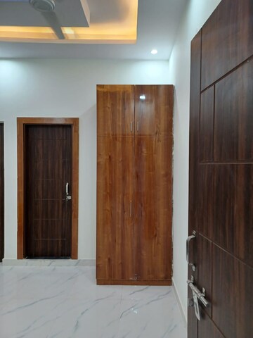Room in 3 BHK Independent House at Aman Vihar – for Rent