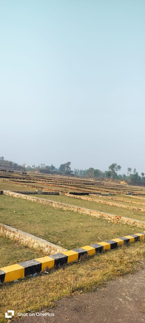 Plot For Sale in Wazirganj