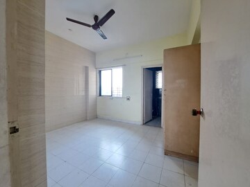 Room in 2 BHK Apartment at Cbd Belapur Sector 11 – for Sale
