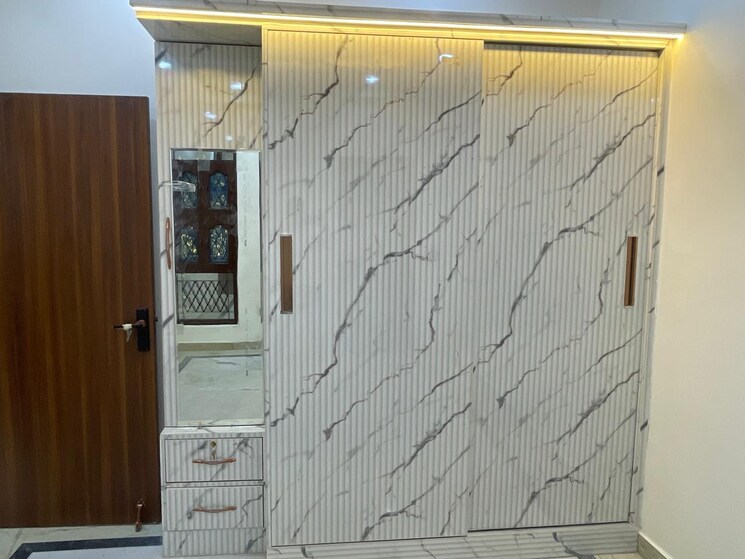 undefined, patparganj 3 Bedroom 1300 Sq.Ft. Apartment In Patparganj Delhi 8112384