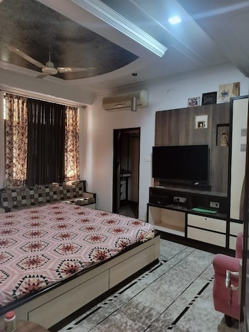 Bedroom in 4 BHK Villa at Tonk Road – for Rent