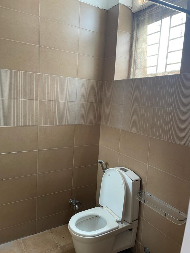 Bathroom, ardee-city 4 Bedroom 2000 Sq.Ft. Builder Floor In Sector 52 Gurgaon 8112445