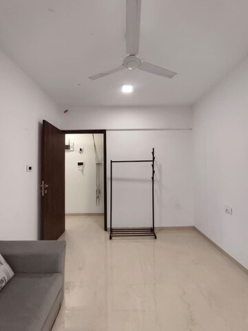 Room in 2 BHK Apartment at Platinum Life, Andheri West – for Rent