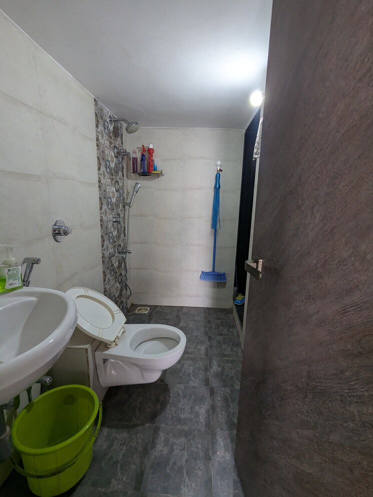 Bathroom, vedant-shree-gopinath-sublime 1 Bedroom 450 Sq.Ft. Apartment In Kalwa Thane 8112484