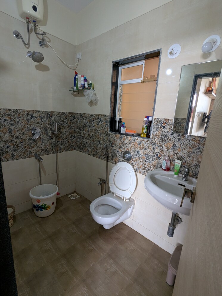 Bathroom, vedant-shree-gopinath-sublime 1 Bedroom 450 Sq.Ft. Apartment In Kalwa Thane 8112484