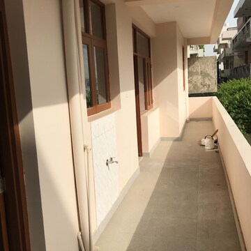Balcony in 2 BHK Builder Floor at Sector 45 – for Rent