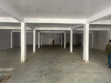 Parking in  Showroom at Alambagh – for Rent