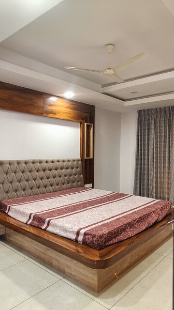 Bedroom in 3 BHK Apartment at GBH Emerald, Raja Park – for Rent