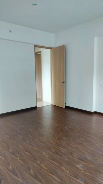 Room in 2 BHK Apartment at Rajesh Raj Infinia, Malad West – for Rent