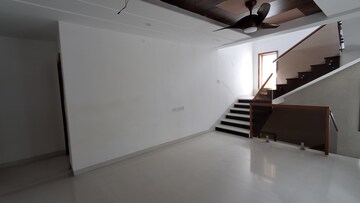 Room in 4 BHK Villa at Mega The Perch, Tellapur – for Sale