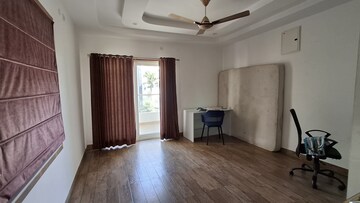 Room in 4 BHK Villa at Mega The Perch, Tellapur – for Sale
