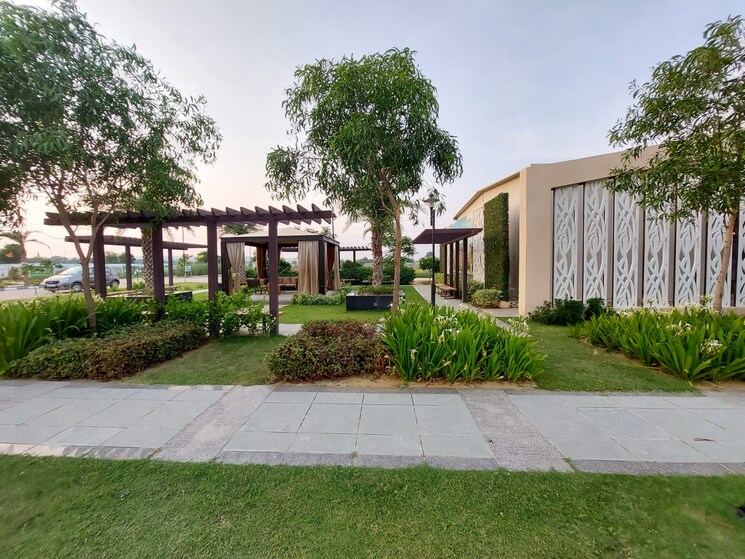 Garden, signature-global-park 3 Bedroom 1210 Sq.Ft. Builder Floor In Sohna Sector 36 Gurgaon 8112523