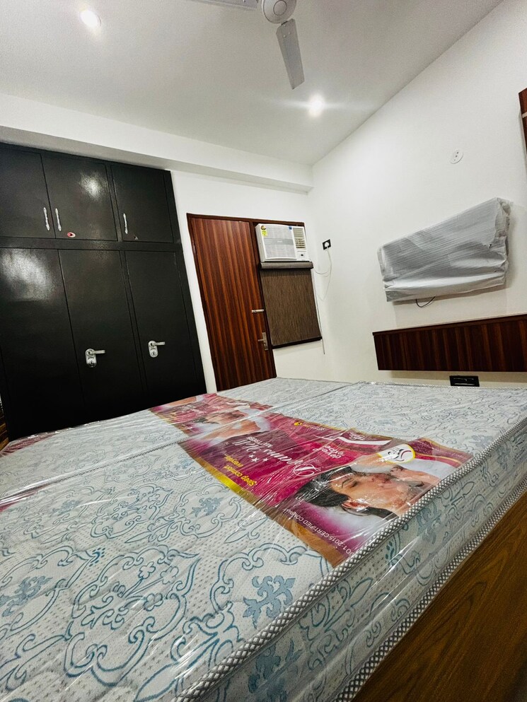 Bedroom, dlf-city-phase-iii 1 Bedroom 640 Sq.Ft. Builder Floor In Sector 24 Gurgaon 8112534