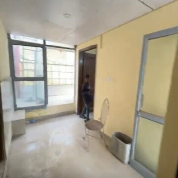 Room in 4 BHK Independent House at Sainik Farm – for Rent