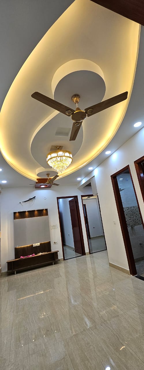 4 BHK + Pooja Room,Servant Room,Study Room,Extra Room 200 Sq.Ft. Builder Floor in Cosmic Italia