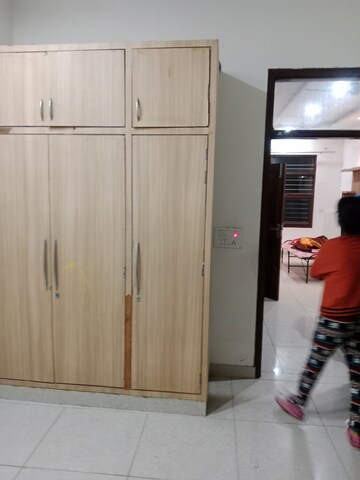 Room in 1.5 BHK Builder Floor at Ansals Sushant City – for Rent