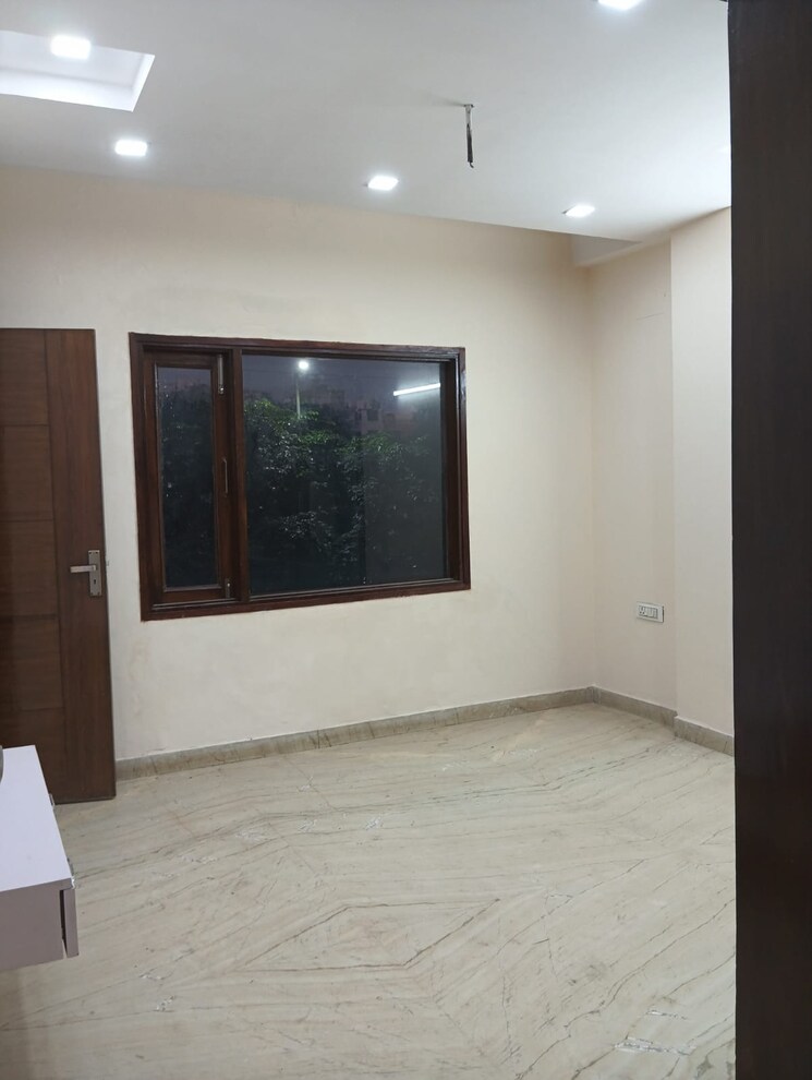 Room, rohini sector 25 2 Bedroom 830 Sq.Ft. Builder Floor In Rohini Sector 25 Delhi 8112644