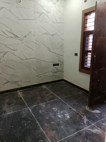 Room in 2 BHK Independent House at Sector 18 – for Rent