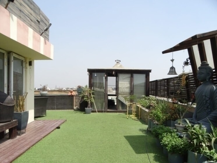 Exterior View, maharani bagh 6 Bedroom 1900 Sq.Yd. Independent House In Maharani Bagh Delhi 8112692