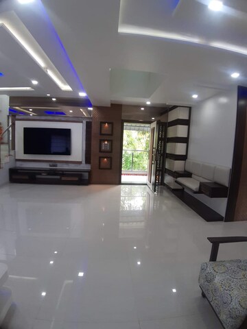 Parking in 6+ BHK Villa at Indraprastha Housing Society, Hadapsar – for Sale