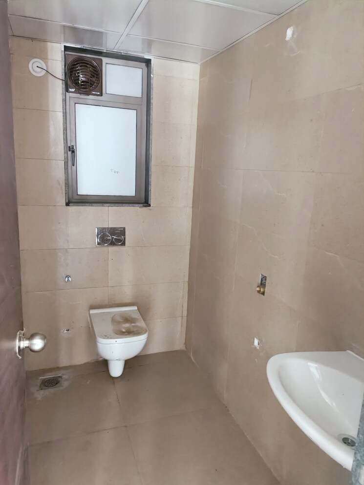 Bathroom, runwal-eirene-phase-2 4 Bedroom 1136 Sq.Ft. Apartment In Balkum Pada Thane 8112700